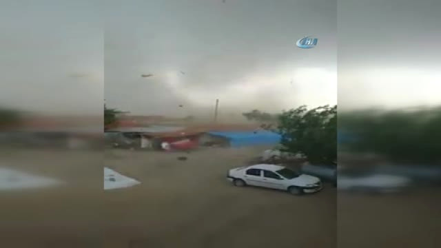 Hortum Ahır Çatılarını Böyle Uçurdu