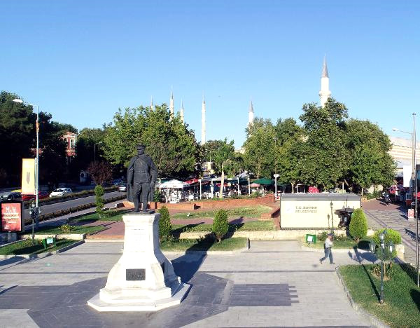 Edirne’de Tartışma Yaratan ‘Tuvalet’ Kaldırıldı