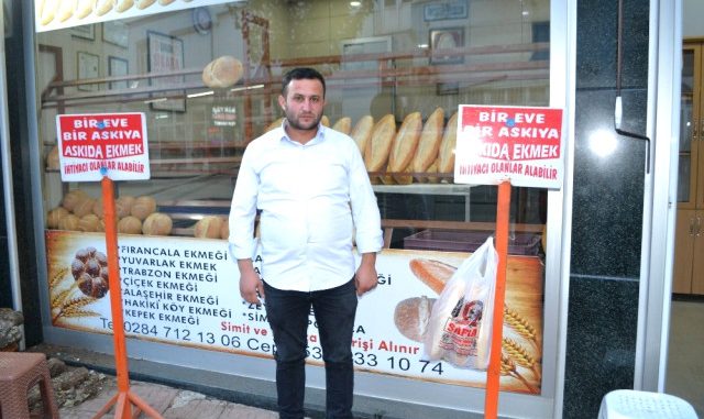 askidaki-ekmekler-ihtiyac-sahiplerine-ucretsiz.jpg