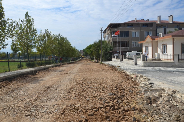 Ergene’de Sağlık Mahallesi’nde Asfalt Yapım Çalışmaları