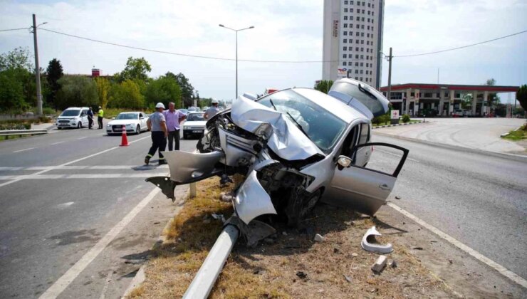 Edirne’de araba kazası: Baba ve 2 çocuk yaralandı