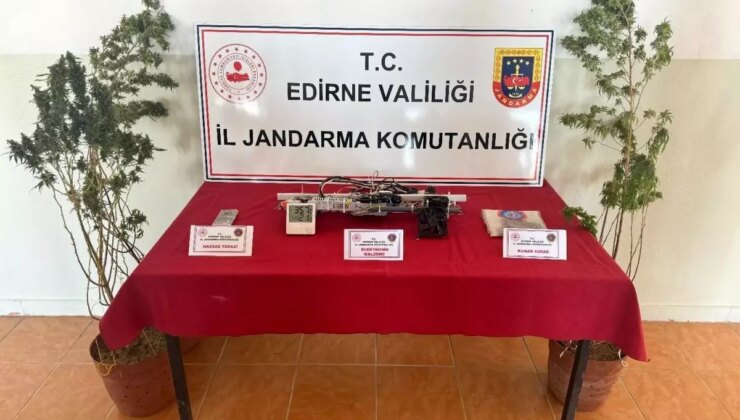 Edirne’de yol güvenliği uygulamasında uyuşturucu ele geçirildi