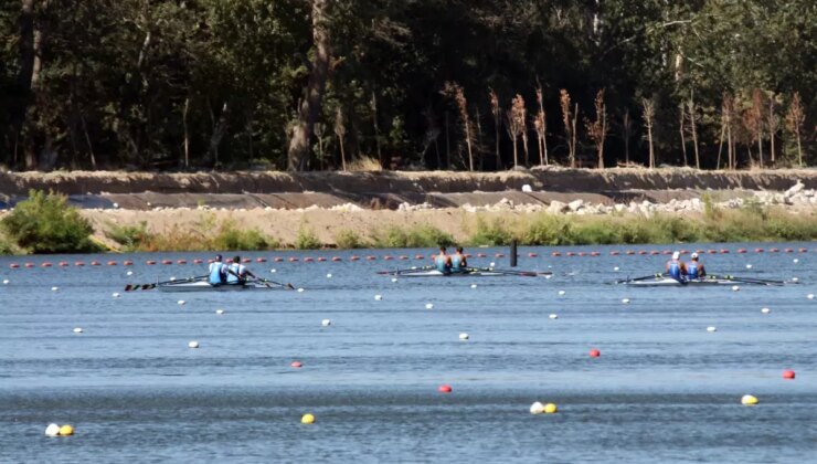 Edirne’de 23 Yaş Altı Avrupa Kürek Şampiyonası’nda Yarı Final Yarışları Başladı