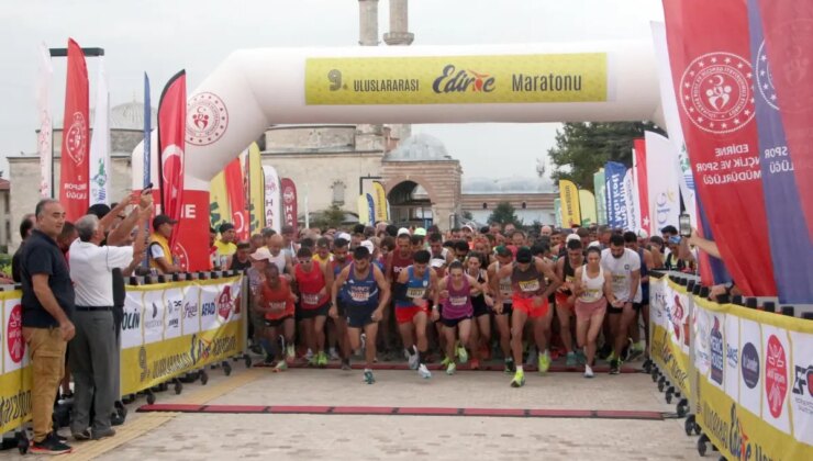 Milletlerarası Edirne Maratonu’nda Türkiye-Yunanistan hududu da kapsayan parkurda yarıştılar