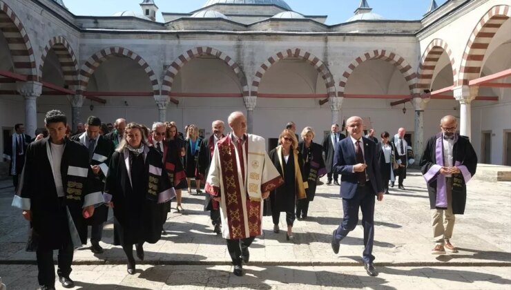 Trakya Üniversitesi Yeni İdaresi Birinci Senato Toplantısını Tarihi Külliyede Yaptı