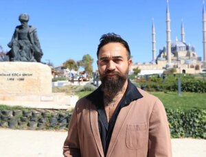 Azerbaycanlı Ressamın Olimpiyat Madalyalı Sporcuyu Çizdiği Tablo, Depremzedelere Yardım İçin Açık Artırmaya Çıkacak