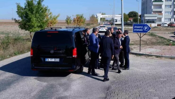 Özgür Özel, Selahattin Demirtaş’ı Cezaevinde Ziyaret Etti