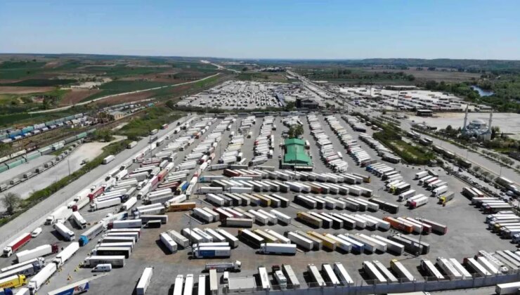 Edirne Hudut Kapılarında Tır Kuyrukları 4 Gündür Bitmiyor