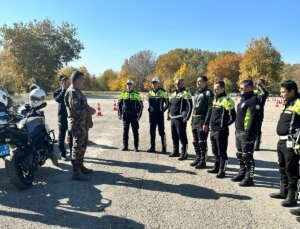 Edirne’de Trafik Polislerine Eğitim İncelemesi ve Lösemili Çocuklar Haftası Yürüyüşü