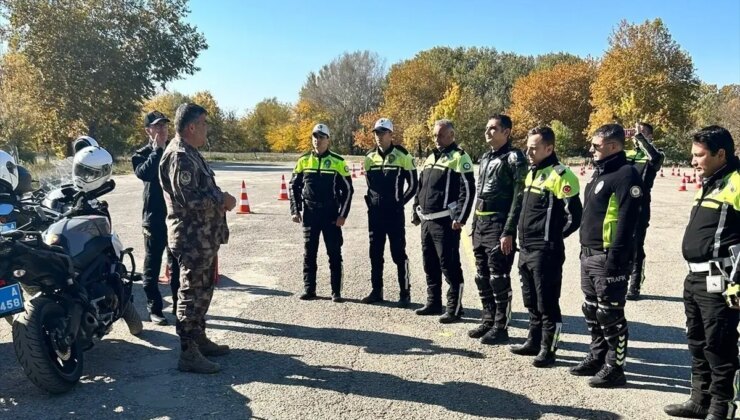 Edirne’de Trafik Polislerine Eğitim İncelemesi ve Lösemili Çocuklar Haftası Yürüyüşü