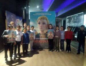 Öğrenci Sınıf Başkanı Olunca Arkadaşlarıyla ‘Mustafa’ Sinemasını İzledi