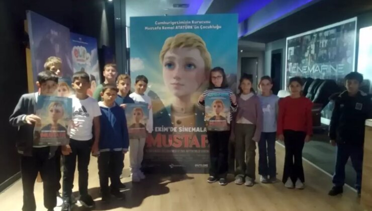 Öğrenci Sınıf Başkanı Olunca Arkadaşlarıyla ‘Mustafa’ Sinemasını İzledi