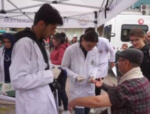 Üniversite Öğrencileri Diyabet Farkındalığı İçin Stant Açtı