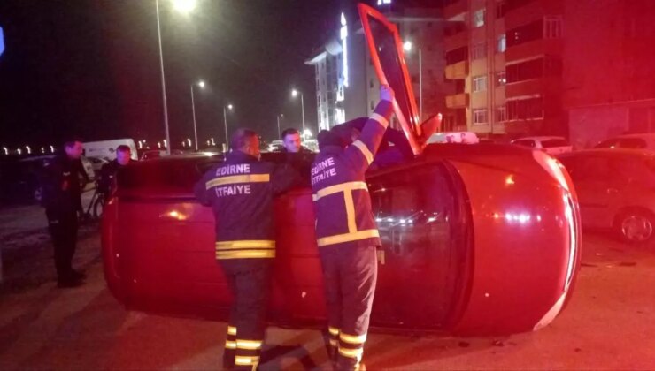 Edirne’de Araba Kazası: Araç Yan Yattı