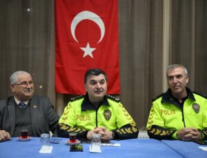 Edirne Emniyet Müdürü Ayhan, Talatpaşa Mahallesi’nde vatandaşlarla bir ortaya geldi