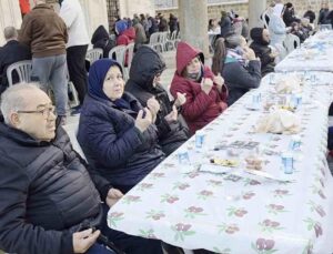 Edirne’de 11 yıllık imece iftar geleneği: İmece yolu sofra kuruldu