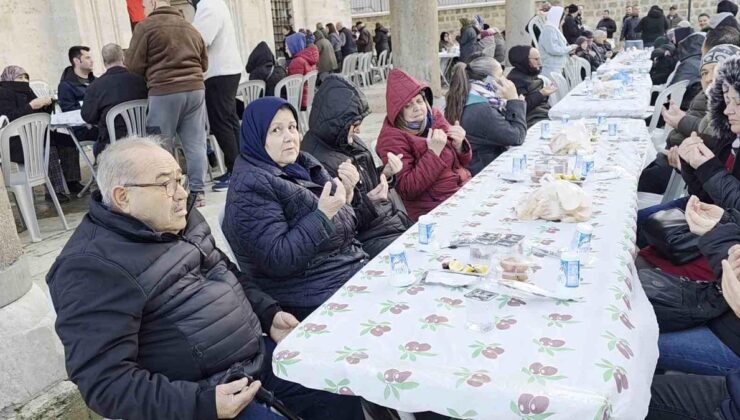 Edirne’de 11 yıllık imece iftar geleneği: İmece yolu sofra kuruldu