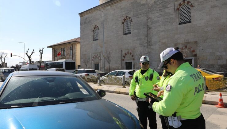 Edirne’de bayram öncesi trafik kontrolü