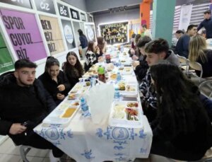 Edirne’de imece yolu iftar: Okul içinde Ramazan rahmeti