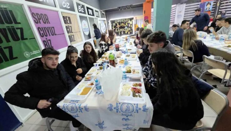 Edirne’de imece yolu iftar: Okul içinde Ramazan rahmeti