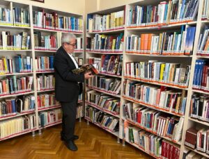 Edirne’de en çok kitap okuyan üye ödüllendirildi