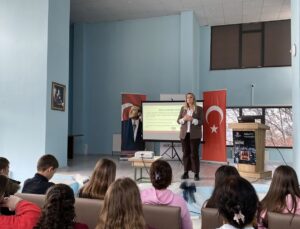 Edirne’de öğrencilere akran zorbalığı anlatıldı