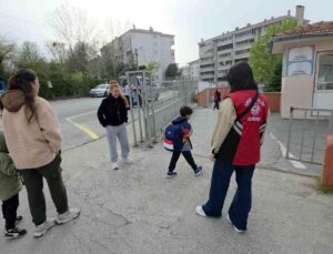 Okul önlerinde sıkı kontrol