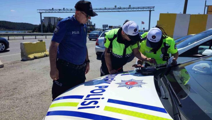 Keşan polisi kent girişinde trafik uygulaması yaptı