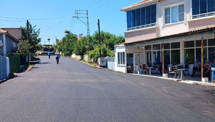 Edirne Vilayet Özel Yönetiminin köy yollarındaki asfaltlama çalışmaları sürüyor