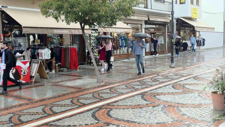 Edirne’de vatandaşlar yağmurun tadını çıkardı