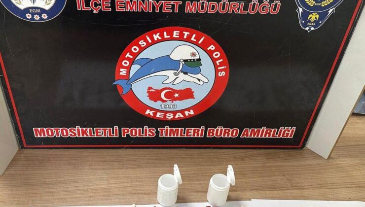 Ehliyetsiz plakasız motosiklet kullanırken üzerinde uyuşturucu çıktı