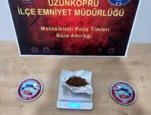 Okul önünde uyuşturucu operasyonu: 2 kişi tutuklandı