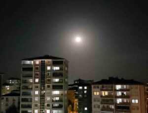 Çilek Dolunayı Edirne semalarını aydınlattı