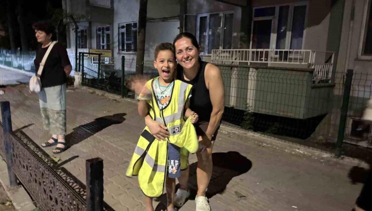 Trafik polislerinden işitme engelli kardeşlere yürek ısıtan sürpriz