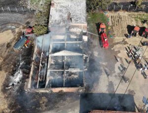 Edirne’de sigara izmariti çiftlik konutunu küle çevirdi: 6 kişi vefattan döndü